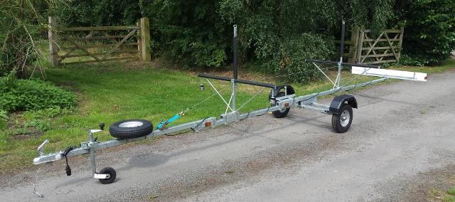 Trailer to carry kayaks