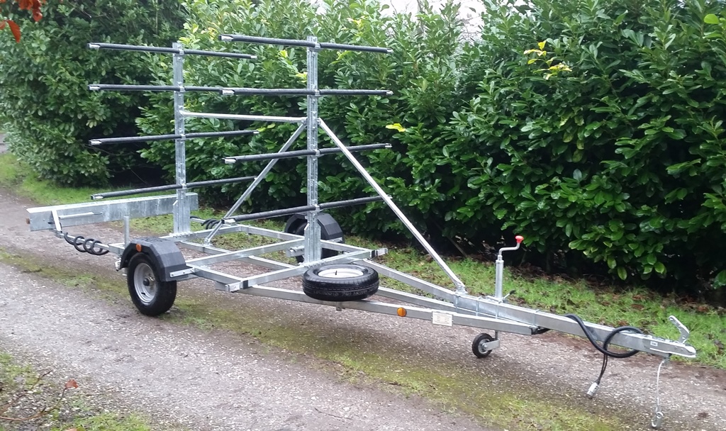 SUP (Stand Up Paddle) trailers